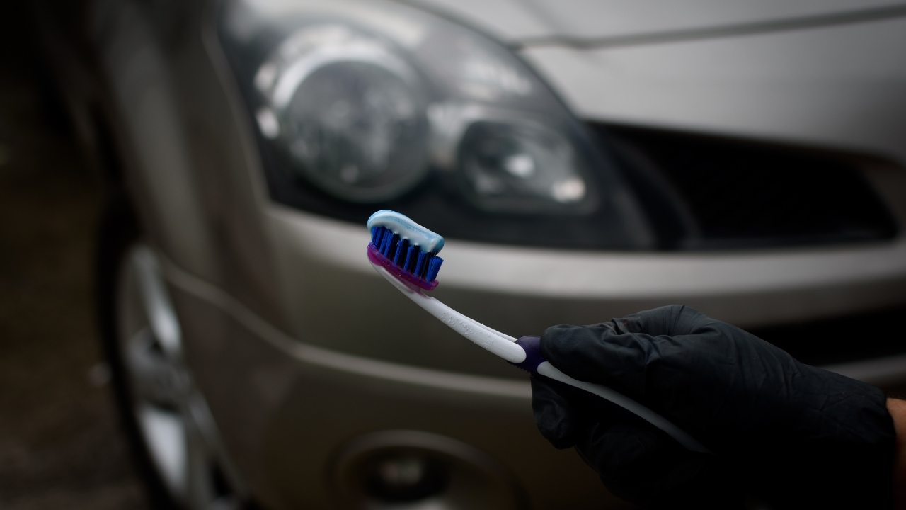 I Tried These 15 Car Hacks and They Really Work 13 Toothpaste Headlights