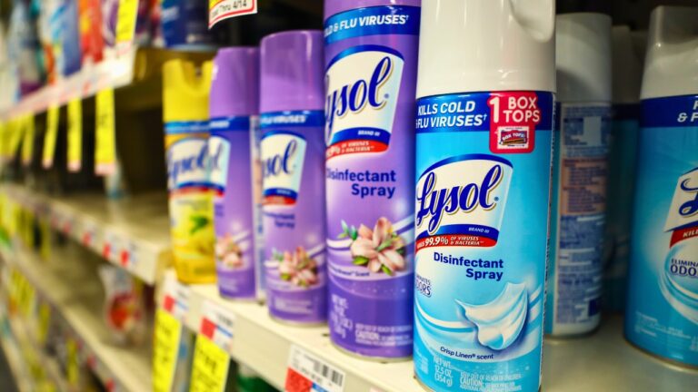 10 Household Cleaners That Could Be Hurting Your Family