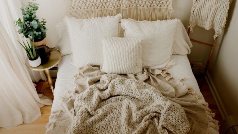 The Easiest Ways to Make Your Bedroom Warm and Cozy