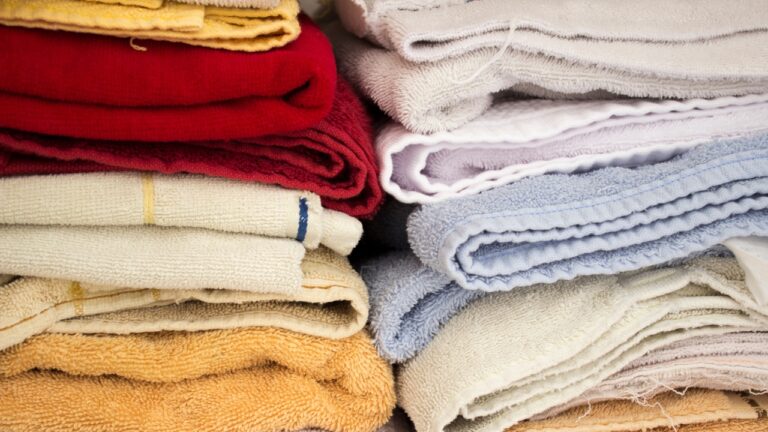 10 Smart Ways to Reuse Your Old Towels and Sheets
