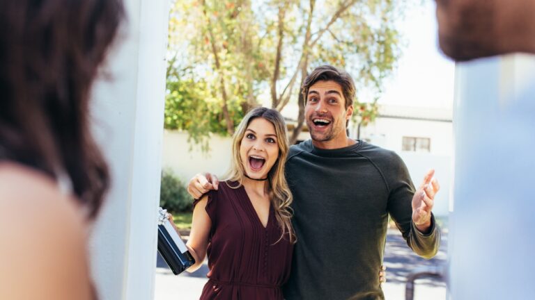 10 House Guest Mistakes That Make You Look Extremely Rude