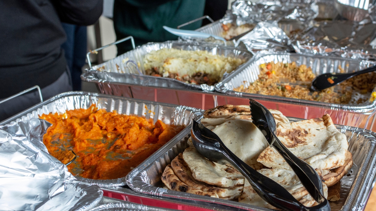 10 Holiday Etiquette Rules That Are Officially Outdated 5 potluck gathering