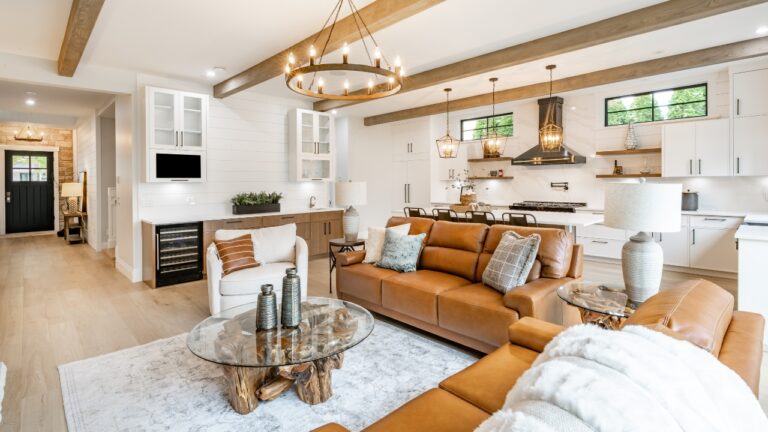 10 Decorating Mistakes Interior Designers Wish You’d Stop Making