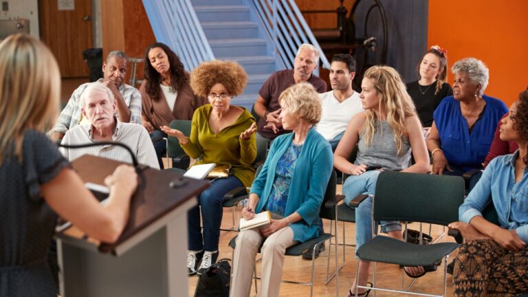 Woman Says Her Neighborhood’s “HOA President” Was Running a Fake Association — and the Fallout Hit Her Family, Her Job, and Even Her House