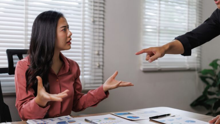 Worker Says Her Trainer Kept Finding “Mistakes” in Her Work Every Day — Then Everything Changed the Second She Got Her Own Computer