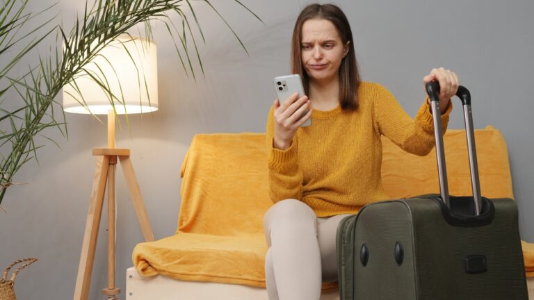 Woman Says Her Parents Kicked Her Out for Staying in Bed Sick — Then Started Blowing Up Her Phone Acting Like She Chose To Leave