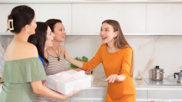 Woman Says Her Friend Asked To Split a Gift — Then Put Only Her Name on the Card