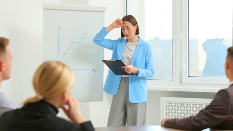 Woman says her coworker kept taking credit for her work — and her boss didn’t notice until something went wrong