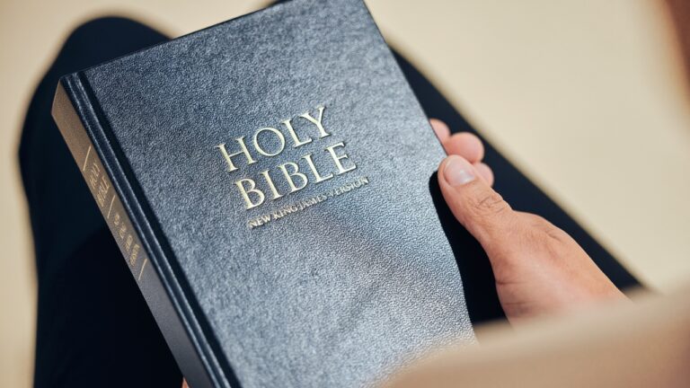 9 facts that help explain why many people trust the Bible historically