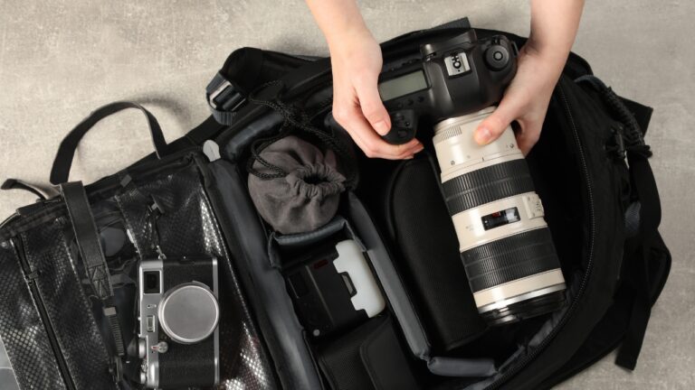 Woman says hotel security caught her friend on video taking her boyfriend’s camera — and the friendship ended the moment the missing camera suddenly reappeared