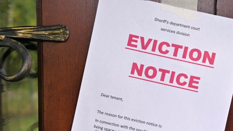 A woman on Reddit said she found out she was about to lose her home in the worst possible way: a sheriff’s notice taped to the door