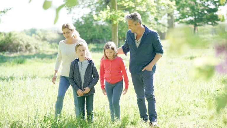 Man Says He Found Out His Dad Had a Second Family — Then Realized He Was the Only One Who Didn’t Know