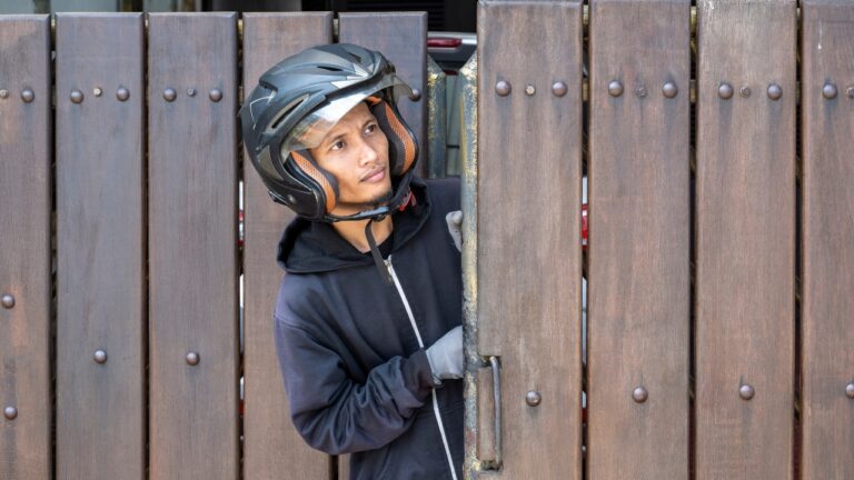 Man Says His Neighbor Installed a Hidden Gate to Use His Driveway — Then Acted Like It Had Always Been There