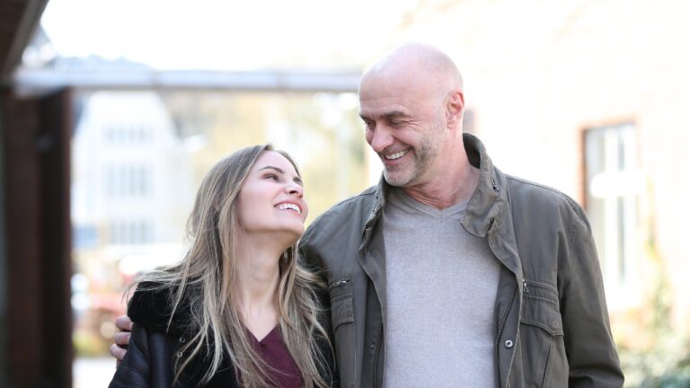 Woman says she refused to forgive her dad after he left her mom for a much younger woman — and the later update shows the break in the family never really healed