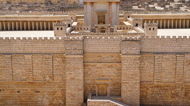 7 facts about the temple that make the Bible make more sense