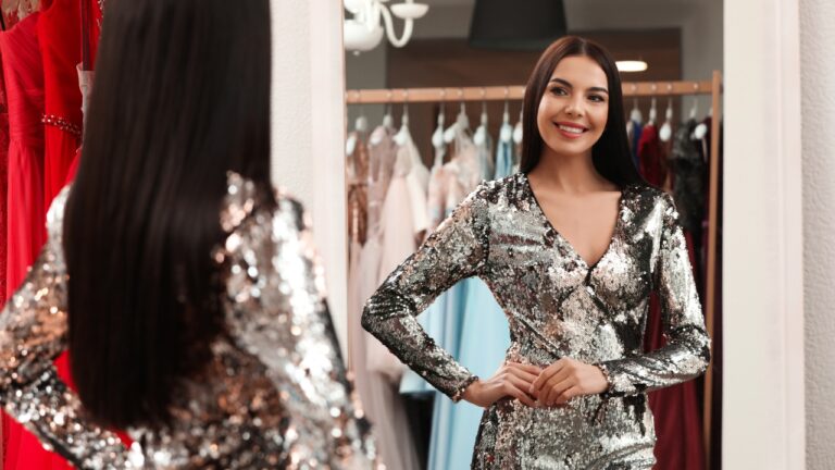 Woman Says Her Friend Asked To Borrow Clothes for an Event — and Then Posted Photos Like They Were Hers