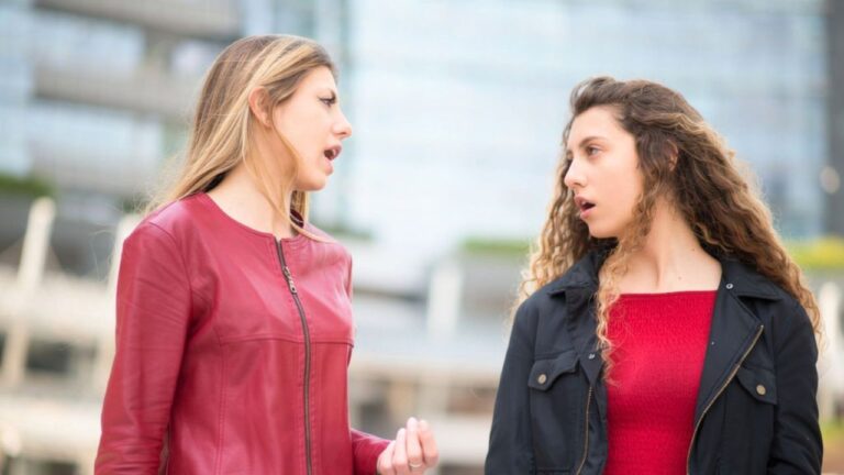 Woman Says Her Best Friends Robbed Someone and Giggled About It — Then Called Her “Delusional” When She Confronted Them
