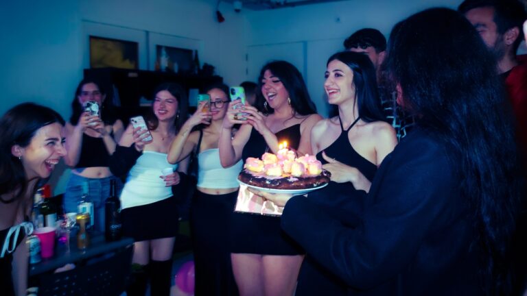 Student Says Her Flatmate Planned a “Small Birthday Party” — Then Added 200 People to a “Mega Rager” Group Chat