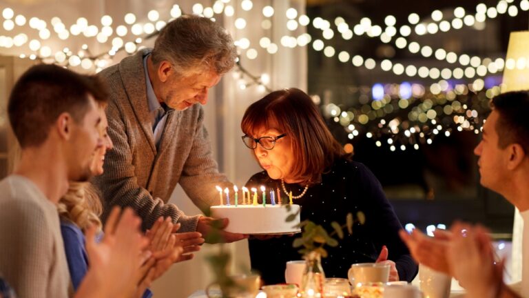 Man Says His Aunt Excluded His Half Sister From Their Grandma’s Birthday — So the Whole Immediate Family Decided Not To Go