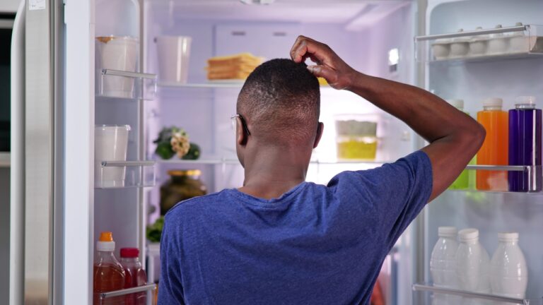 Man Says His Roommate’s Girlfriend Started Staying Over Every Weekend — Then His Food Kept Disappearing Too