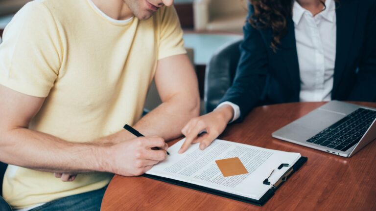 Man Protects His Inherited House With a Prenup — Then His Girlfriend’s Reaction Surprises Everyone