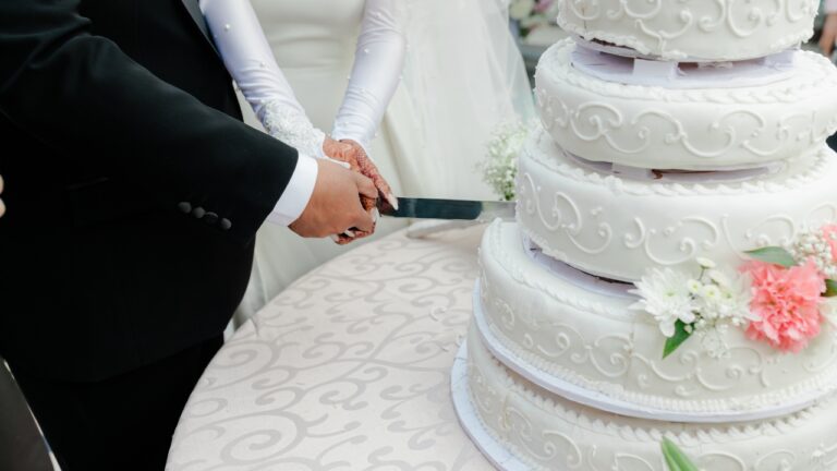 Bride Demands Eight Free Wedding Cakes — Then Her Fiancé Finds Out How She Treated Her Friend