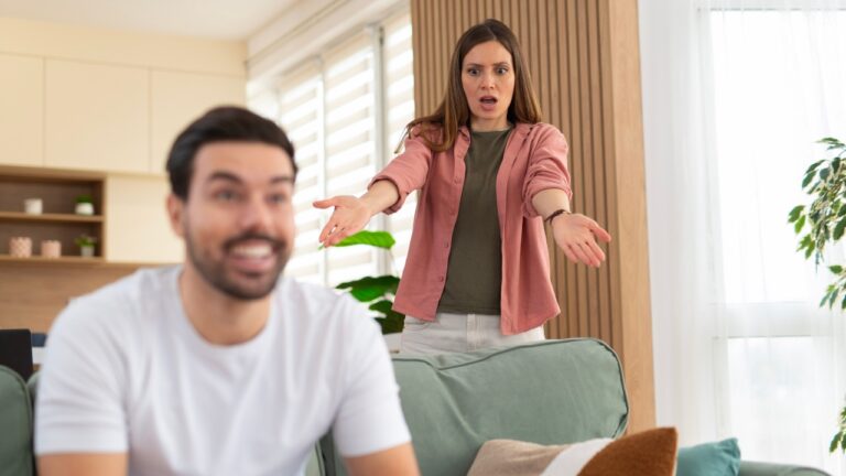 Woman Says Her Roommate’s Boyfriend Was Practically Living There 6 Days a Week — Then She Started Looking for a New Apartment