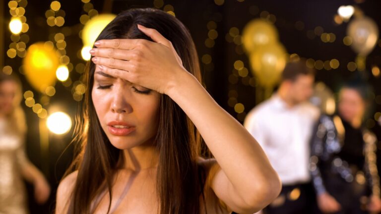 Woman Says She Walked Out of Her Mother’s Birthday Dinner — After Her Mom Let Her Stepmom Rewrite the Whole Night
